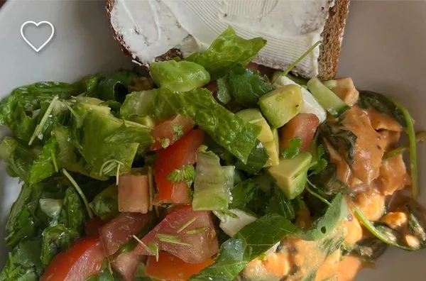 Superenkel kyllinggryte med digg salat